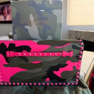 Valentino camo/ neon pink canvas/leather Rockstud clutch